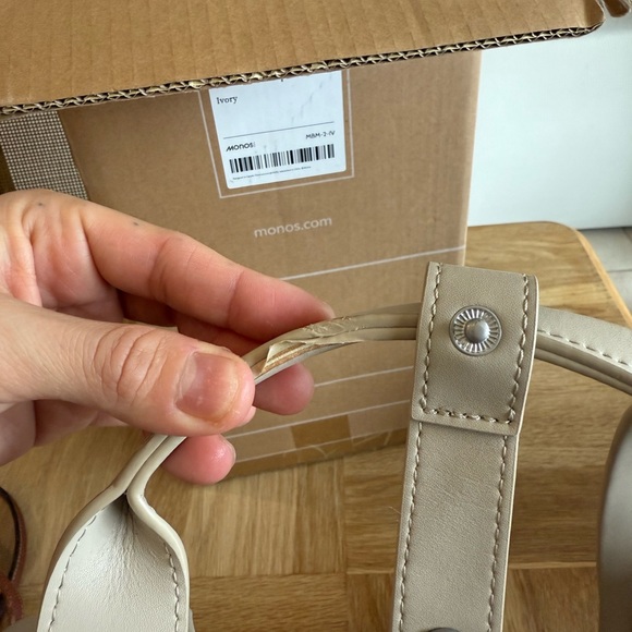 Mono’s metro backpack in ivory - Picture 6 of 10